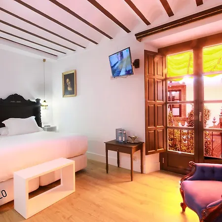 Hotell Patria Chica 4*