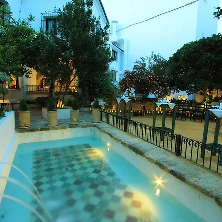 Hotell Patria Chica 4*